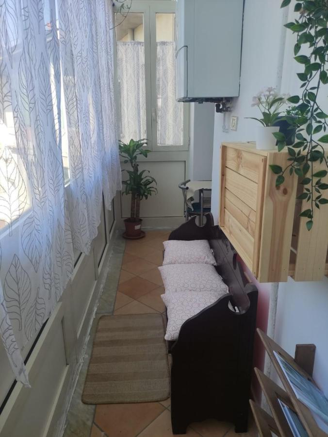 A Casa Justa Holiday House City Center Apartment Наполи Екстериор снимка
